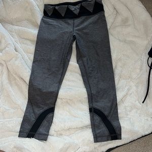 Cropped Lululemon leggings size 6